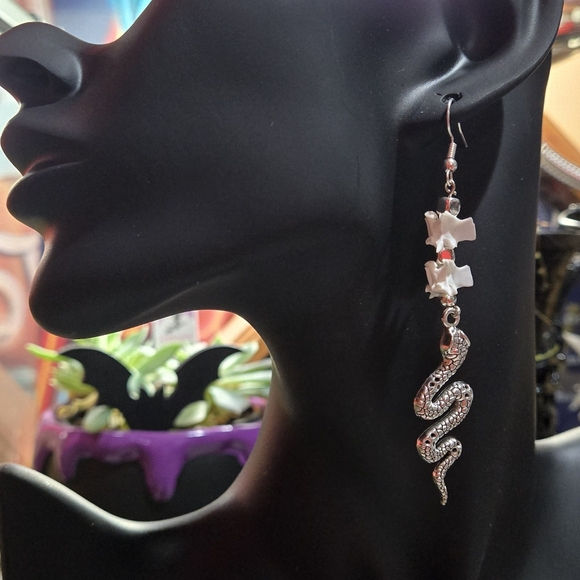 Jewelry made with Snake Vertebrae - Picture 11 of 16